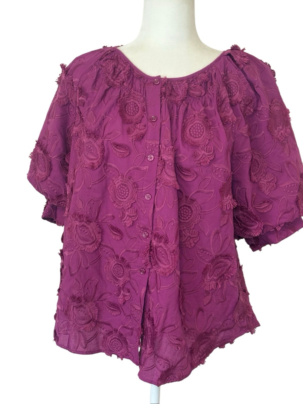 Chico's Floral Embroidered Button-Front Blouse in Magenta Sz 16. Great Condition